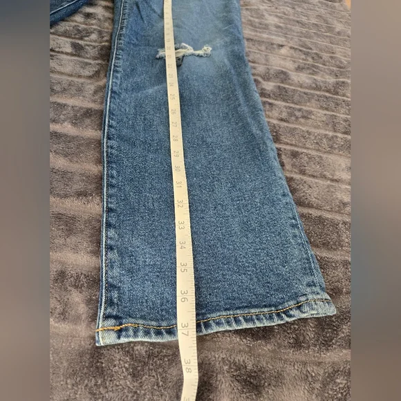 Old Navy Classic Blue Distressed Women's Jeans Size 10 - Picture 6 of 6